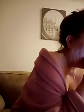 Hottie-Mom online show from February 25, 10:09 pm