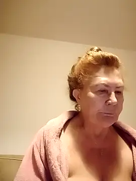 Hottie-Mom online show from September 27, 9:32 pm