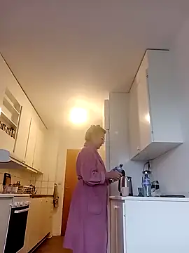 Hottie-Mom online show from October 27, 8:26 am