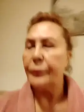 Hottie-Mom online show from December 3, 9:25 pm