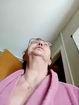 Hottie-Mom online show from May 29, 7:25 am