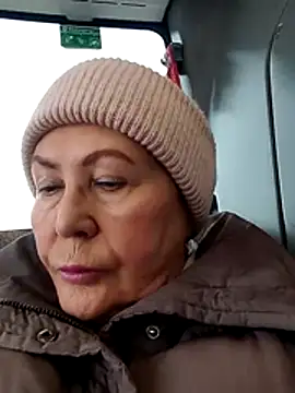 Hottie-Mom online show from February 16, 10:25 am