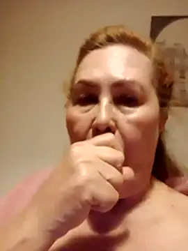 Hottie-Mom online show from May 18, 8:57 pm