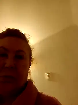 Hottie-Mom online show from November 5, 7:55 am