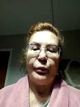 Hottie-Mom online show from December 18, 9:36 am