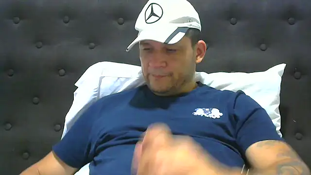 Snapshot of altenori112 chatting on February 22, 9:26 pm altenori112 online show from February 22, 9:26 pm