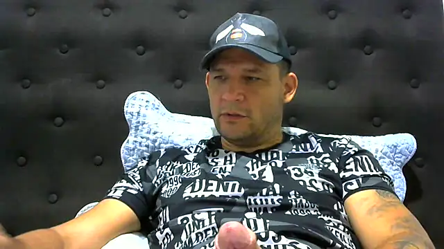 Snapshot of altenori112 chatting on March 9, 6:32 pm altenori112 online show from March 9, 6:32 pm