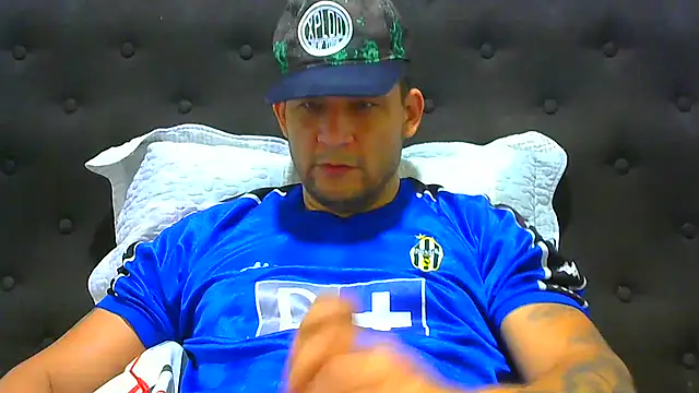 Snapshot of altenori112 chatting on September 12, 12:33 am altenori112 online show from September 12, 12:33 am