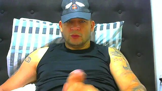 Snapshot of altenori112 chatting on September 24, 2:12 pm altenori112 online show from September 24, 2:12 pm