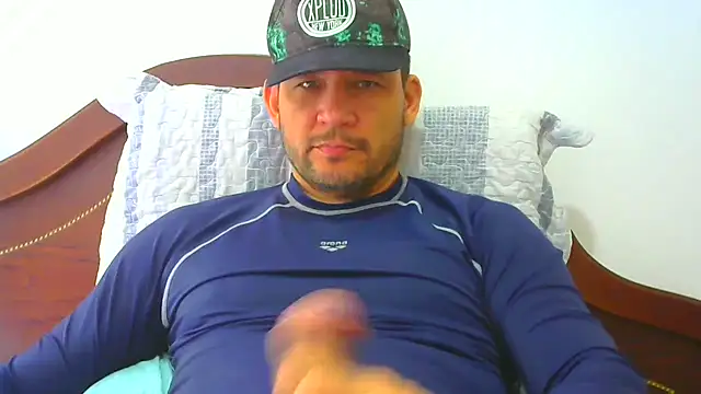 altenori112 online show from December 5, 6:17 pm