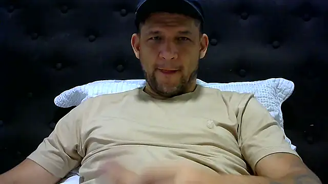 Snapshot of altenori112 chatting on March 3, 9:26 pm altenori112 online show from March 3, 9:26 pm
