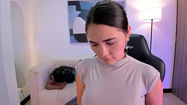 SaraParker  online show from March 24, 9:04 pm