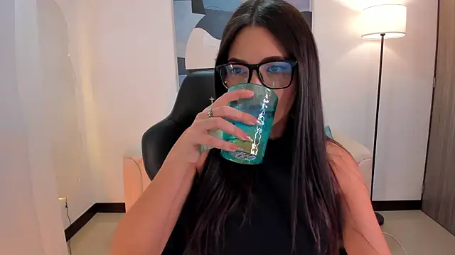 SaraParker  online show from October 22, 4:28 pm