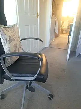 Emily English57 online show from December 2, 9:33 am