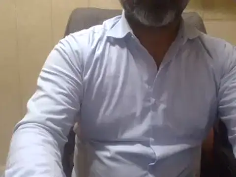 Snapshot of hairymaster95 chatting on February 27, 7:08 am hairymaster95 online show from February 27, 7:08 am