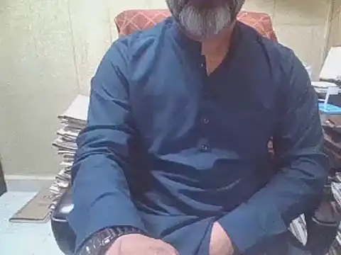 Snapshot of hairymaster95 chatting on October 7, 3:29 am hairymaster95 online show from October 7, 3:29 am