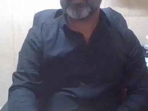 Snapshot of hairymaster95 chatting on February 18, 4:04 am hairymaster95 online show from February 18, 4:04 am