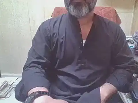 Snapshot of hairymaster95 chatting on September 19, 3:43 am hairymaster95 online show from September 19, 3:43 am