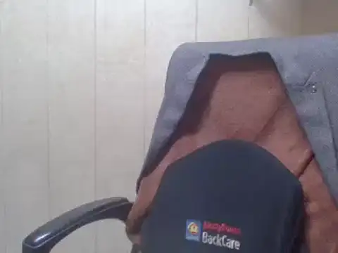 Snapshot of hairymaster95 chatting on February 22, 9:34 am hairymaster95 online show from February 22, 9:34 am