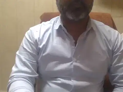 Snapshot of hairymaster95 chatting on February 4, 12:11 pm hairymaster95 online show from February 4, 12:11 pm