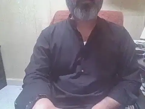 Snapshot of hairymaster95 chatting on October 3, 6:26 am hairymaster95 online show from October 3, 6:26 am