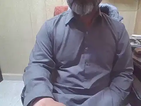 hairymaster95 online show from December 3, 4:13 am