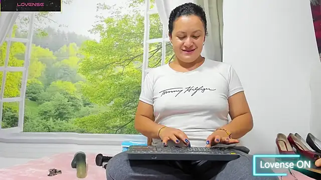 nikool32 online show from February 17, 9:28 am