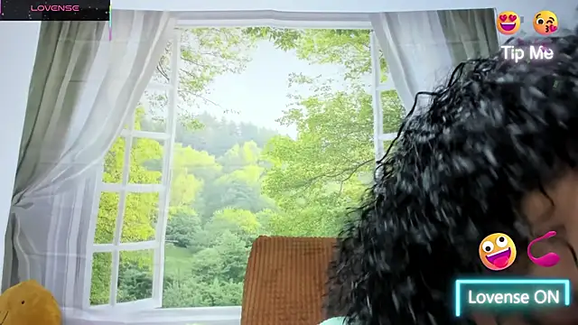 Snapshot of nikool32 chatting on October 31, 12:02 pm nikool32 online show from October 31, 12:02 pm