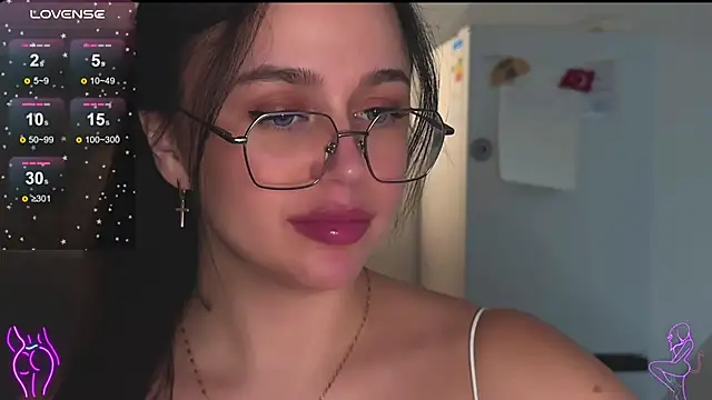 Snapshot of Megan_Nilson chatting on February 17, 9:54 pm Megan Nilson online show from February 17, 9:54 pm