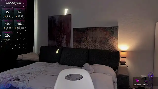 Snapshot of Megan_Nilson chatting on March 15, 5:19 am Megan Nilson online show from March 15, 5:19 am