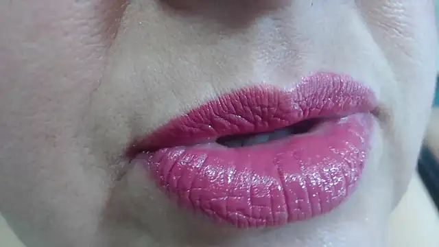 Kerly Doll online show from February 18, 1:18 pm