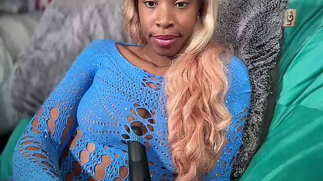 Cum2Charm online show from March 12, 5:24 am