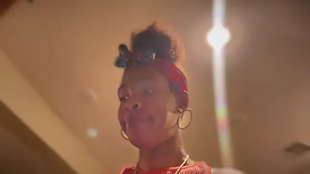 Cum2Charm online show from May 14, 4:42 am