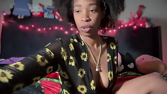 Cum2Charm online show from December 18, 2:43 pm