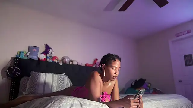 Cum2Charm online show from July 18, 7:06 am