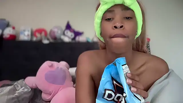 Cum2Charm online show from March 7, 3:50 pm