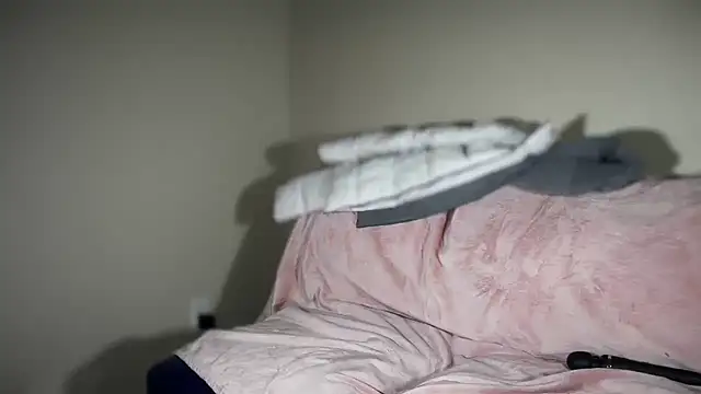 Snapshot of Cum2Charm chatting on November 21, 7:24 pm Cum2Charm online show from November 21, 7:24 pm