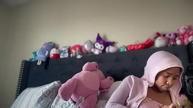 Cum2Charm online show from February 10, 9:25 pm