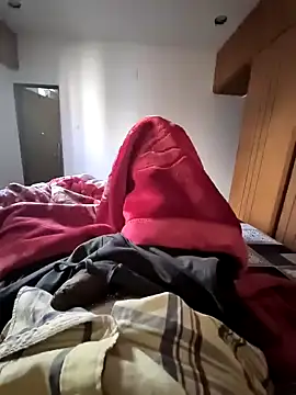 YourPersonall online show from December 7, 9:55 am