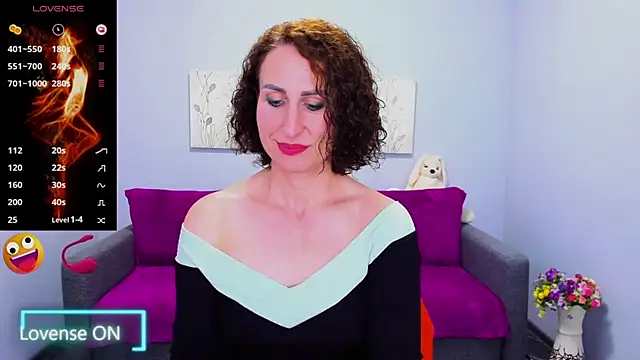 Nia Smithh online show from November 5, 1:47 pm