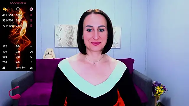 Nia Smithh online show from January 14, 2:00 pm