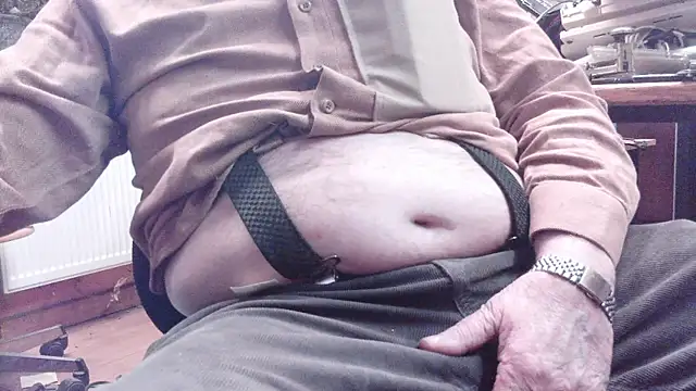 Snapshot of HaraldGermany chatting on December 3, 5:56 pm HaraldGermany online show from December 3, 5:56 pm