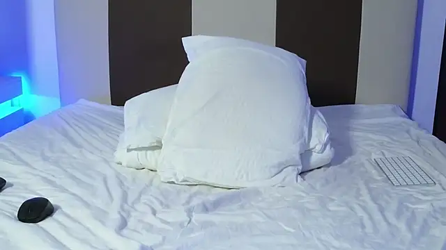 moonjoey online show from July 11, 2:01 am