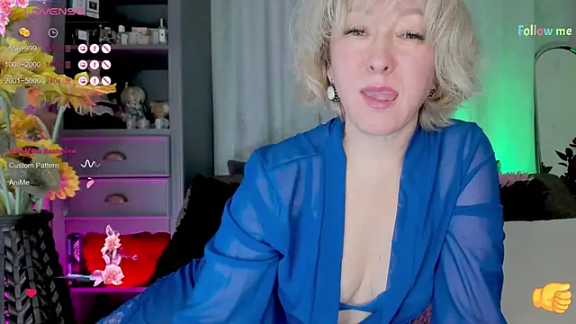 Snapshot of Mia_Wintermood chatting on November 5, 5:10 am Mia Wintermood online show from November 5, 5:10 am