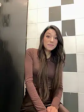  MiaQueen  online show from February 21, 11:29 pm