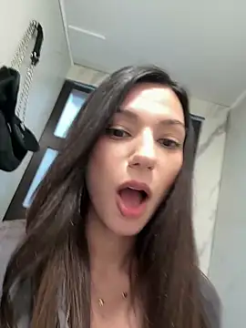  MiaQueen  online show from March 6, 10:49 pm