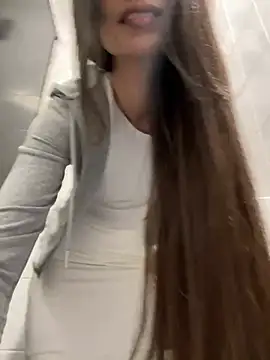  MiaQueen  online show from March 18, 10:54 pm