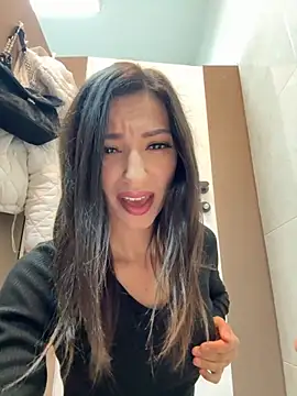  MiaQueen  online show from October 31, 9:54 pm