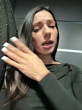  MiaQueen  online show from December 19, 10:12 pm