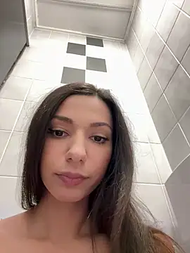  MiaQueen  online show from December 1, 9:59 pm